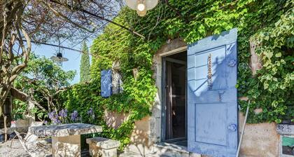 Gîte à Oppède au milieu des vignes
