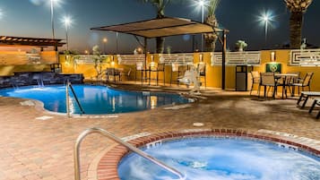 Piscine extérieure
