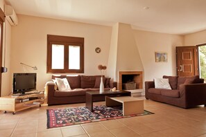 TV, lareira, DVD player