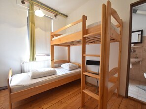 4 Schlafzimmer, Bügeleisen/Bügelbrett, WLAN