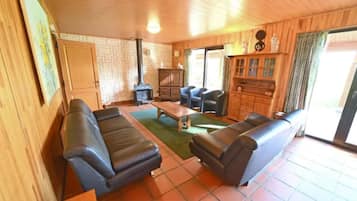 Télévision, baby-foot, chaßne hi-fi