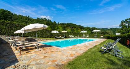 Schönes Cottage in Dicomano mit Pool