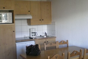 Kitchen - Apartment in Le Village with Balcony (Notre Dame de Bellecombe)