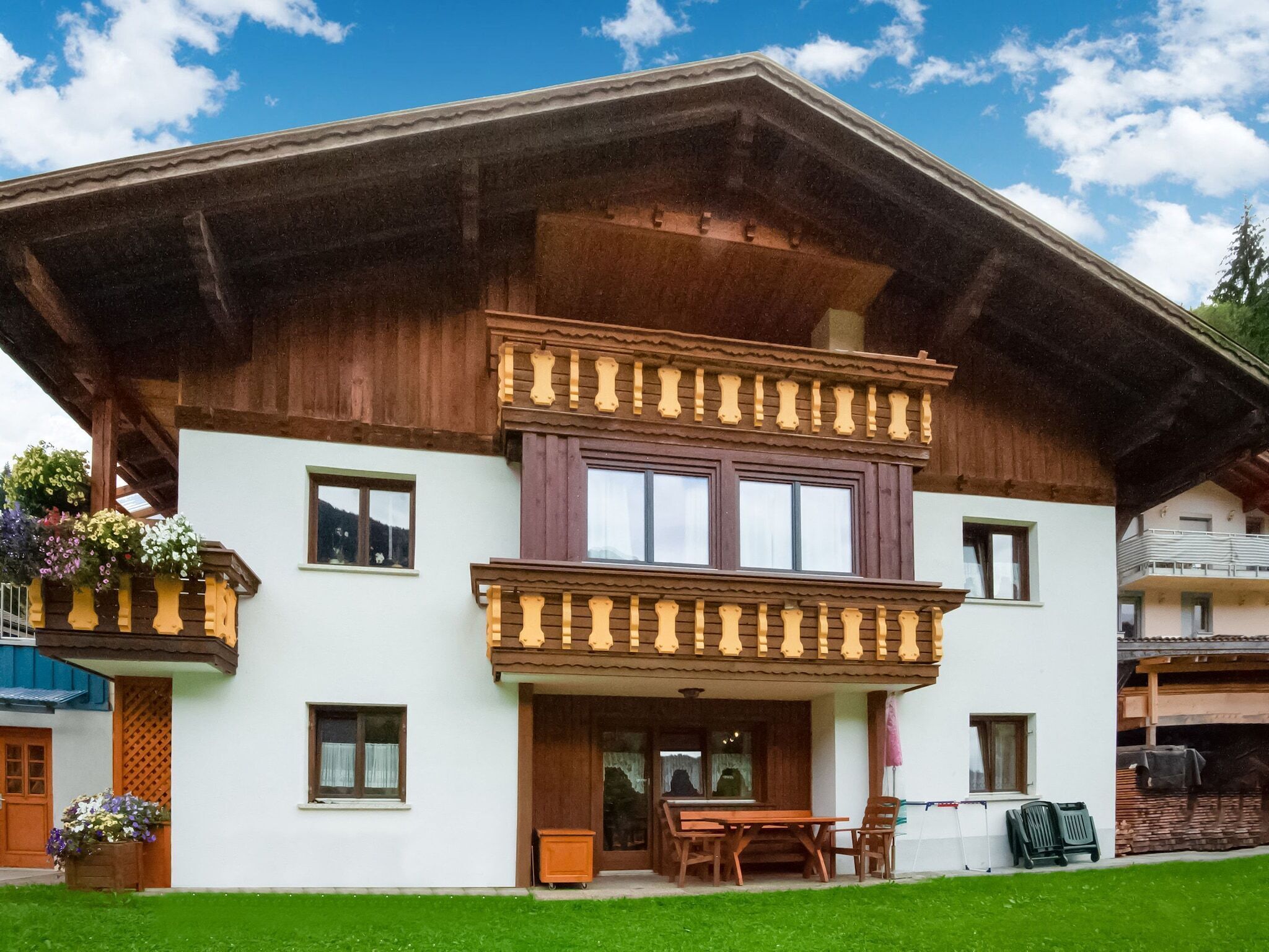 Außenseite Ferienhaus [Sommer]