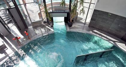 Chalet in Königsleiten near Ski Bus, Pool