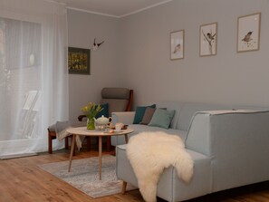 Fernseher, DVD-Player, Stereoanlage