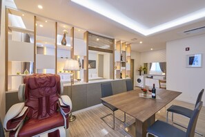 Royal Suite (Styler, Massage Chair) | Room amenity - Madrid Hotel Gwangju (Gwangju)