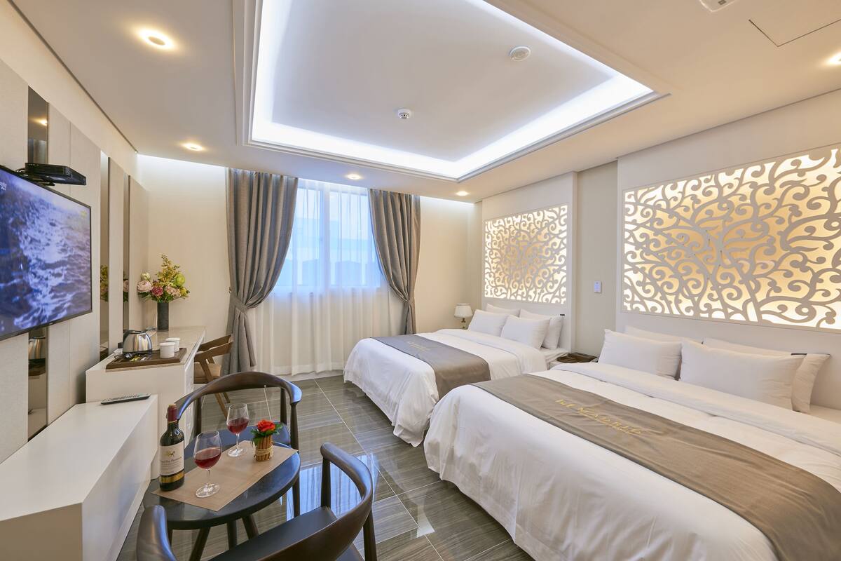 deluxe twin room (styler) | laptop workspace, blackout curtains, iron/ironing board, free wifi