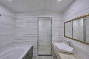 Deluxe Double Room (Styler, Massage Chair) | Bathroom | Combined shower/bathtub, jetted bath, free toiletries, hair dryer