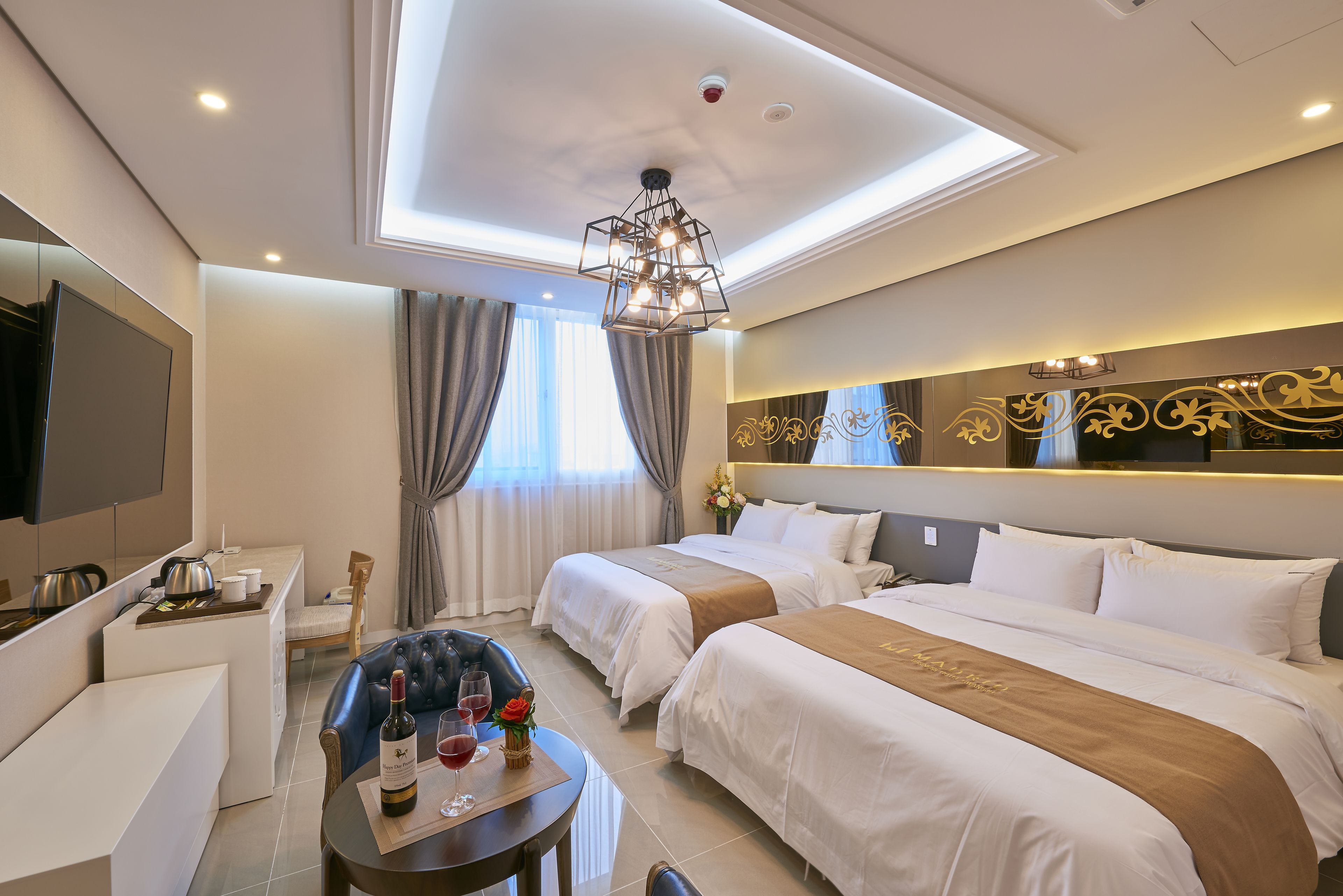 deluxe twin room (styler) | laptop workspace, blackout curtains, iron/ironing board, free wifi