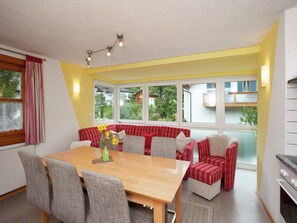 Dining - Apartment in Tschagguns near Ski Slopes (Tschagguns)