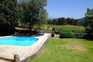 Pool - Cozy Mansion in Ponte de Lima with Swimming Pool (Santa Cruz do Lima, Ponte de Lima)