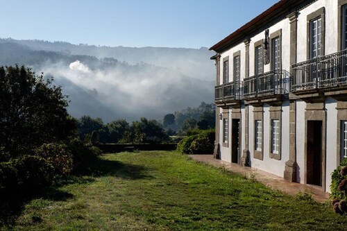Cozy Mansion in Ponte de Lima with Swimming Pool