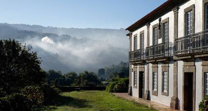 Cozy Mansion in Ponte de Lima with Swimming Pool