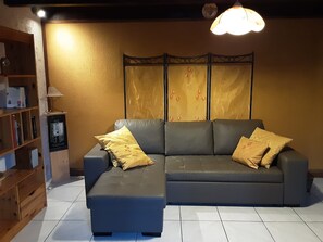 TV, DVD player