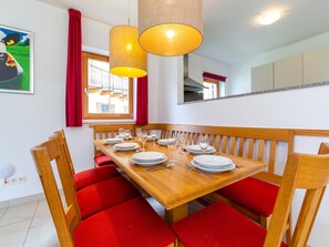 Dining - Chalet in Obertraun near Krippenstein Ski Area (Obertraun)