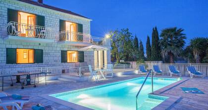 Villa en Sumartin cerca de Playa y Puerto