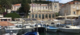 Charming villa with spacious rooms and private swimming pool in the lavender island of Hvar