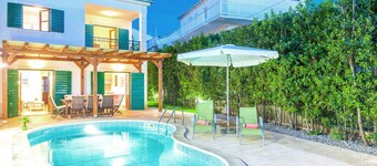 Charming villa with spacious rooms and private swimming pool in the lavender island of Hvar