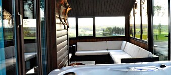 Chalet in Durbuy with Jacuzzi & Garden