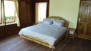 In-room safe, desk, free WiFi - Magic Valley Guest House (Kuta)