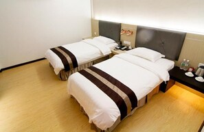 Schreibtisch, schallisolierte Zimmer, kostenloses WLAN, Bettwäsche