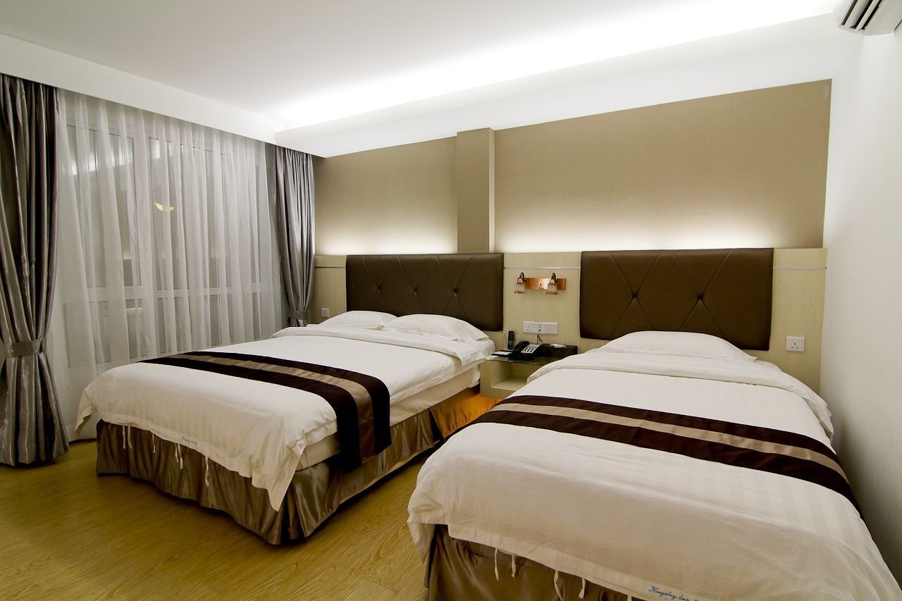 مكتب وتجهيزات عازلة للصوت وواي فاي مجانًا وملاءات أسرّة