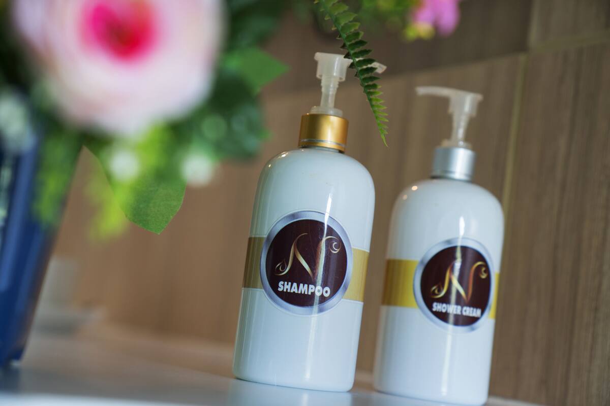 deluxe twin room | minibar, in-room safe, desk, blackout curtains