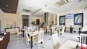 Daily English breakfast (THB 2 per person)