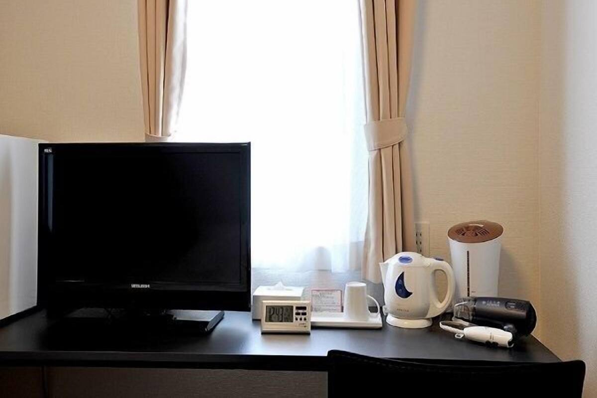 Desk, free WiFi