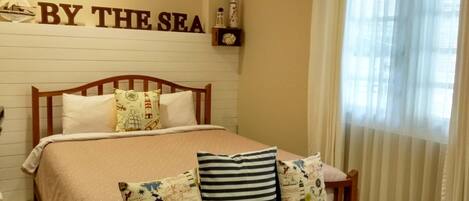 Junior studio suite, 1 slaapkamer, en-suite badkamer, uitzicht op tuin | Geluiddichte muren, gratis wifi, beddengoed