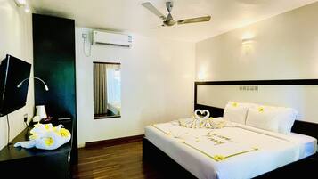 Minibar, in-room safe, iron/ironing board, free cots/infant beds