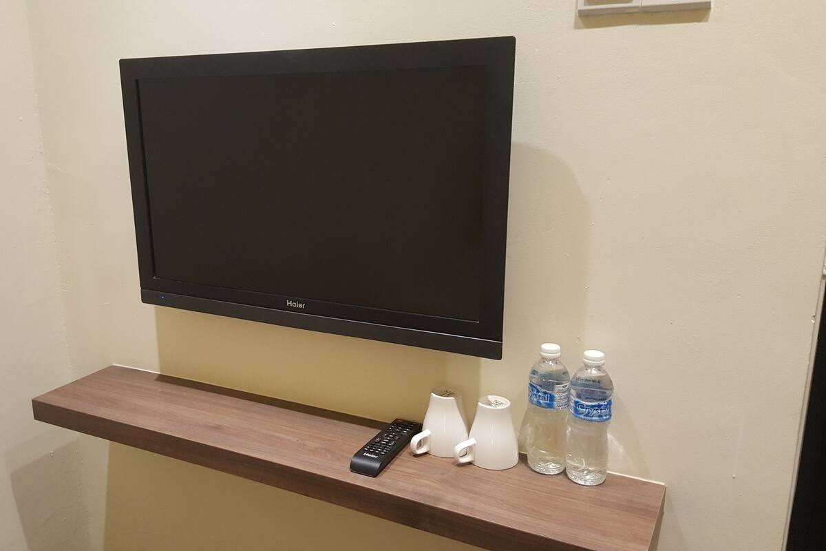 Habitación, 1 cama de matrimonio grande | Servicio de la habitación