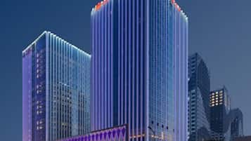 住宿正面 (夜晚)