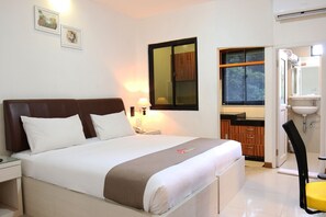 Superior Room, 1 Bedroom | Minibar, in-room safe, desk, free WiFi