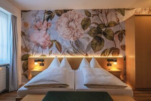 Family Quadruple Room, Multiple Beds | Hypo-allergenic bedding, desk, laptop workspace, soundproofing - Landgasthof Kreuz (Kappel)
