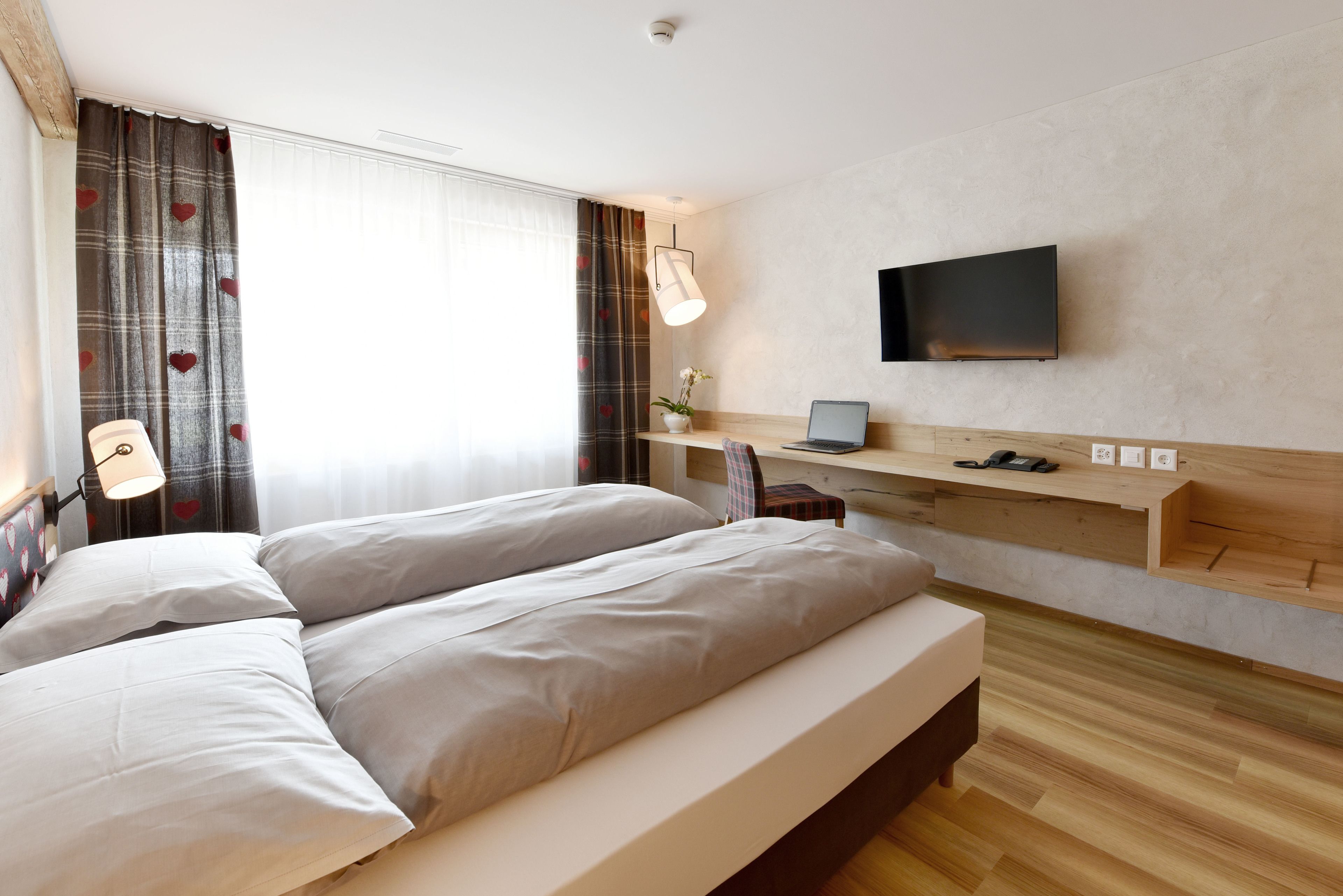 hypo-allergenic bedding, desk, laptop workspace, soundproofing