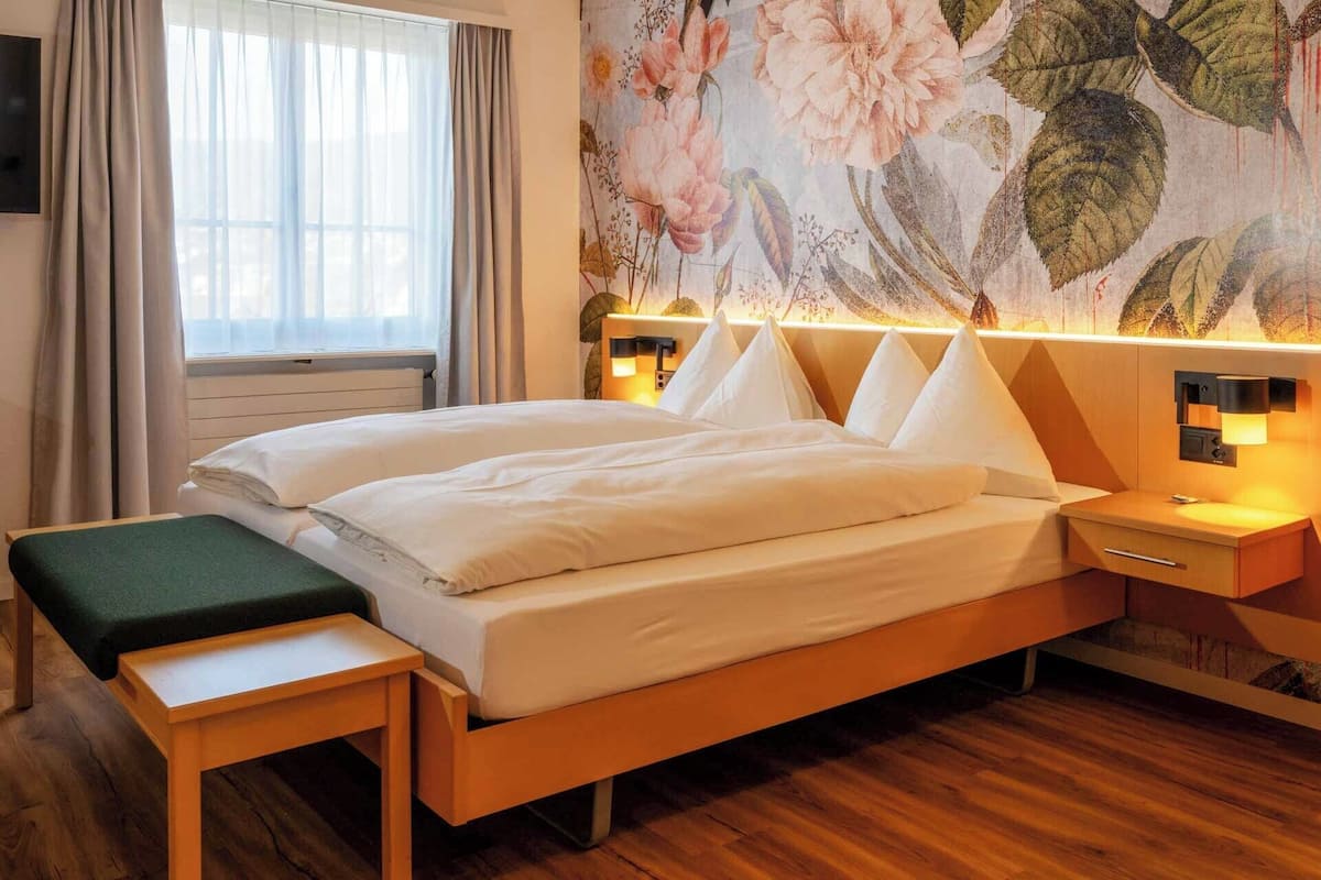Ropa de cama hipoalergénica y escritorio