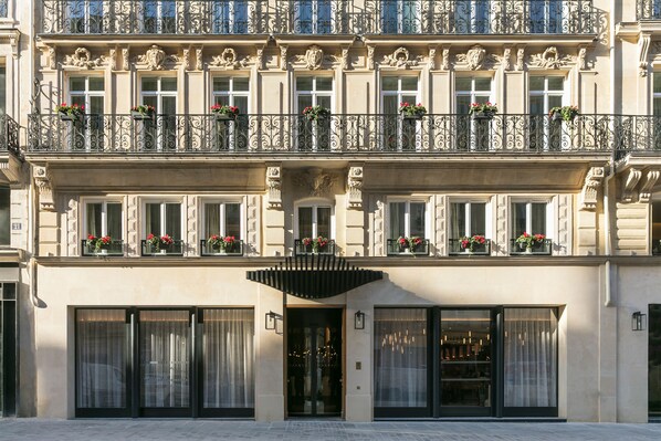Front of property - Maison Albar - Le Pont-Neuf (Paris)