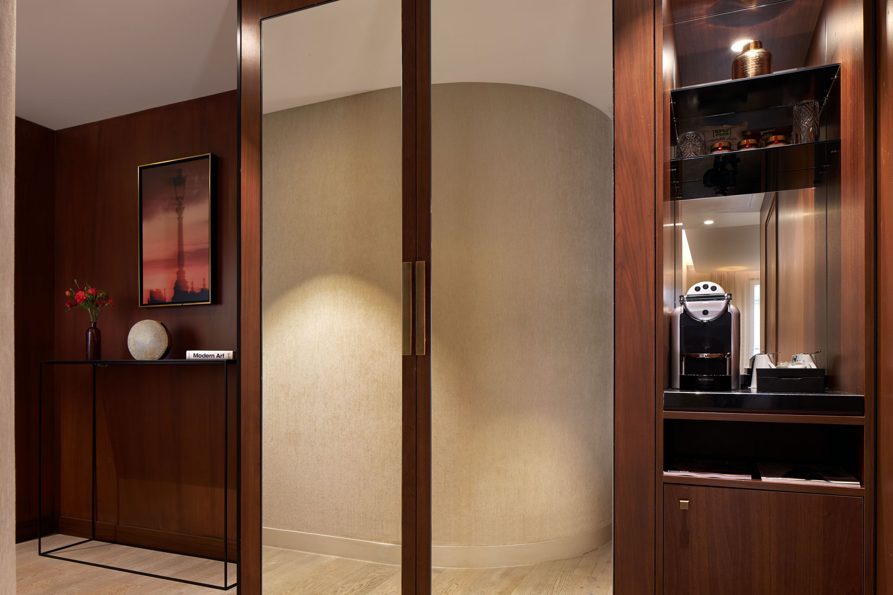 deluxe twin room | room amenity