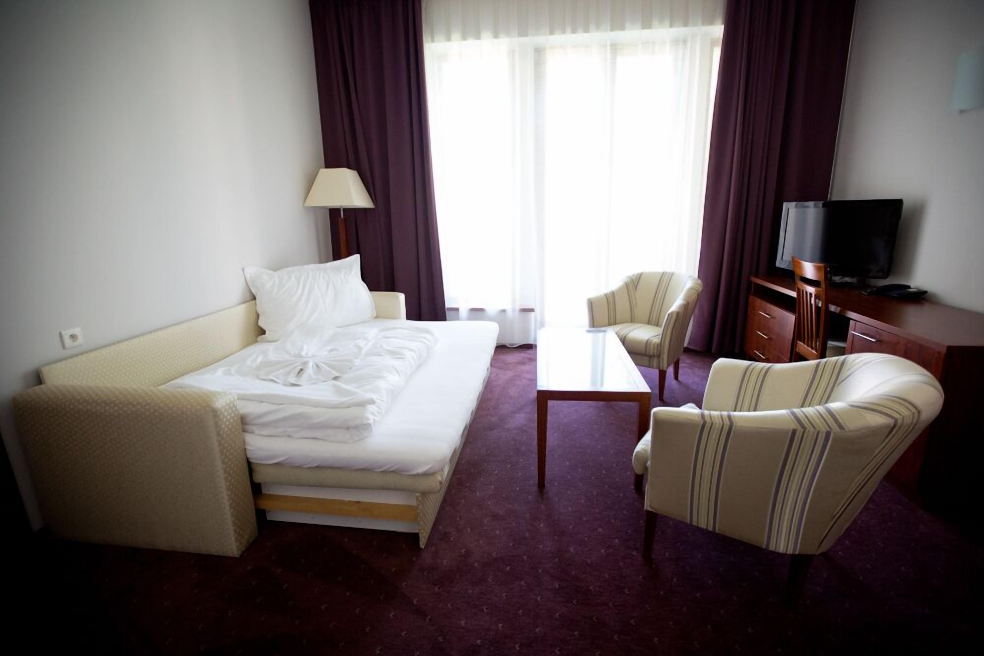 premium double room | extra beds
