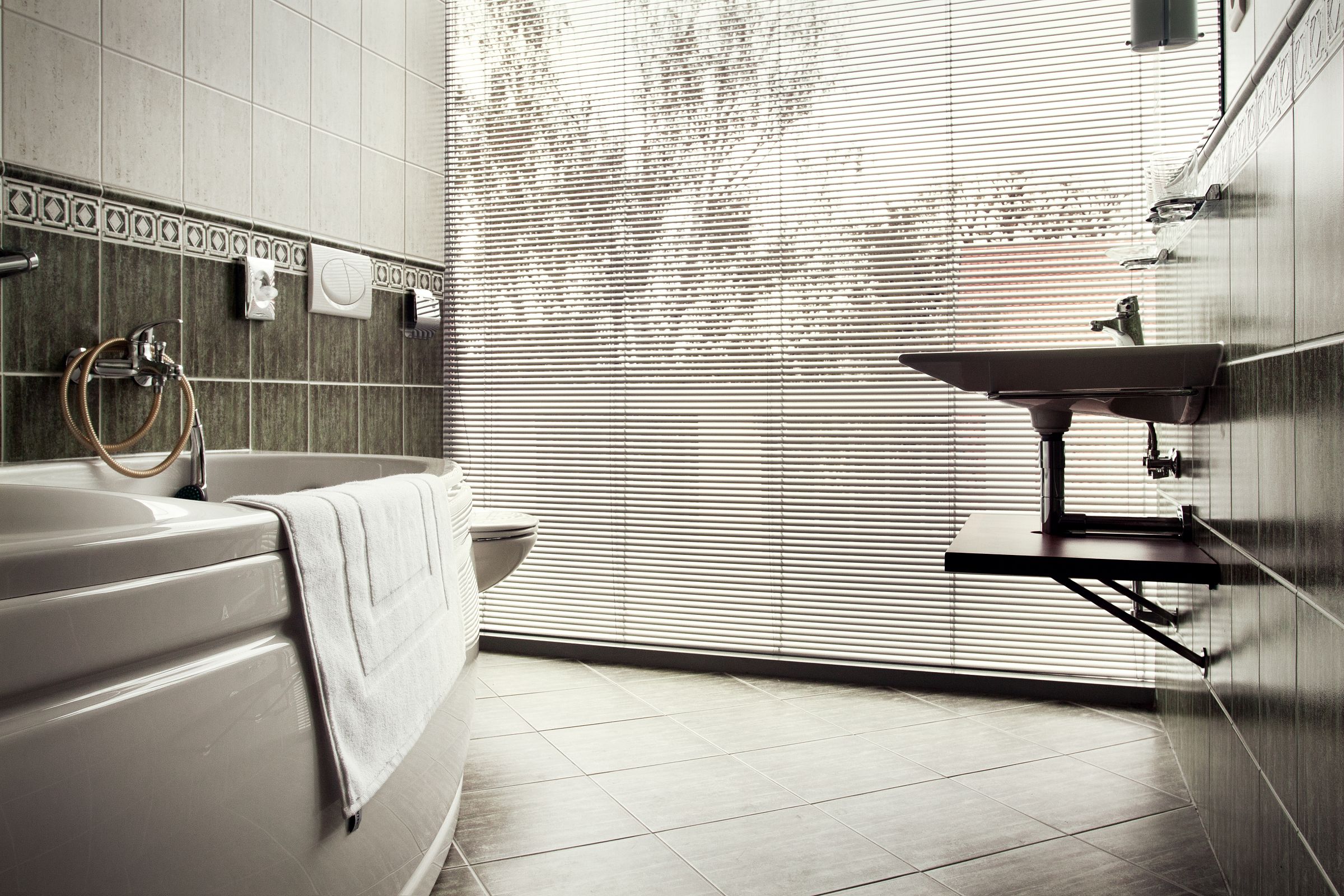 exclusive suite | bathroom | free toiletries, hair dryer, towels