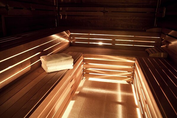 Couples treatment room(s), body treatments, body wraps, facials