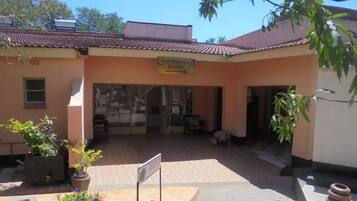 Fachada da propriedade