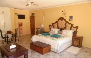 Luxury Double Room (Buffalo) | Free WiFi