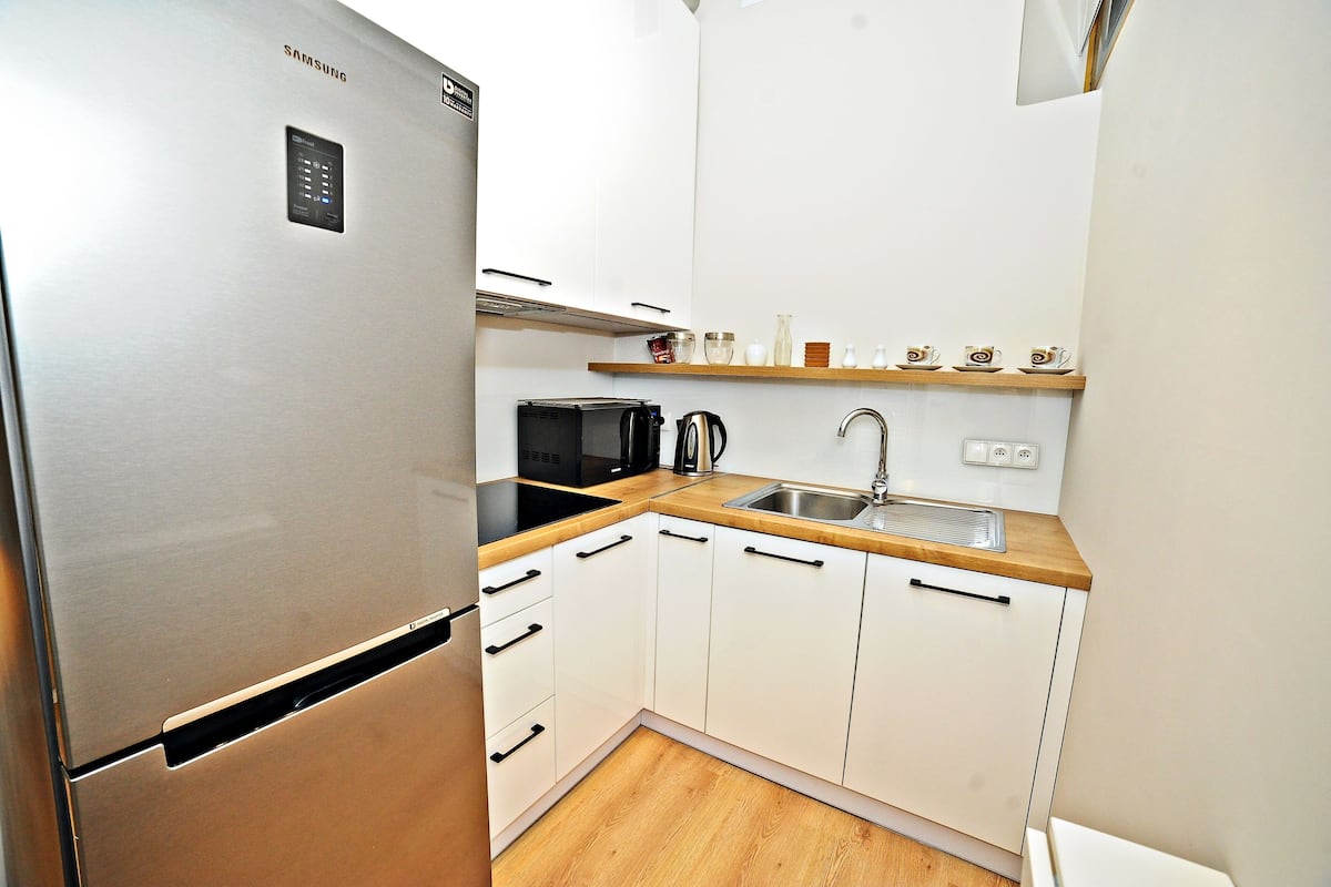 Comfort Apartment (Majkowskiego 10 Street) | Private kitchenette | Fridge, stovetop, dishwasher, coffee/tea maker