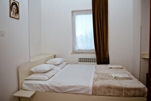 Standard Twin Room | Desk, iron/ironing board, free cots/infant beds, free WiFi - Domus Damar (Citluk)