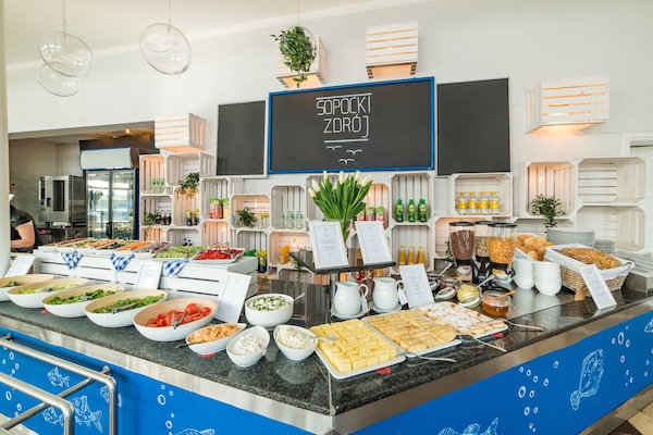 Daily buffet breakfast for a fee