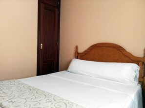 Standard Double Room, 1 Bedroom | Blackout curtains, free WiFi - Hotel La Rábida (Palos de la Frontera)