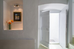 Villa, eigener Pool | Wohnbereich | Flachbildfernseher, DVD-Player